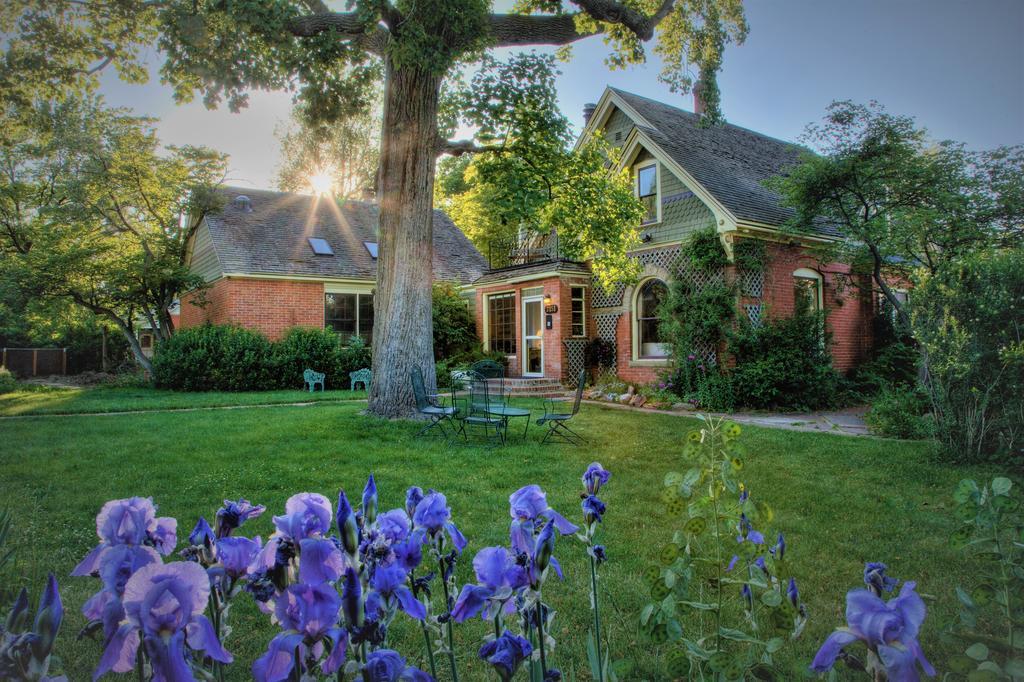 Briar Rose Bed & Breakfast โบลเดอร์ ภายนอก รูปภาพ