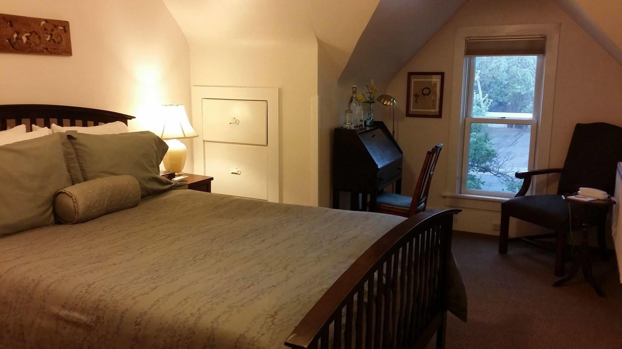 Briar Rose Bed & Breakfast โบลเดอร์ ภายนอก รูปภาพ