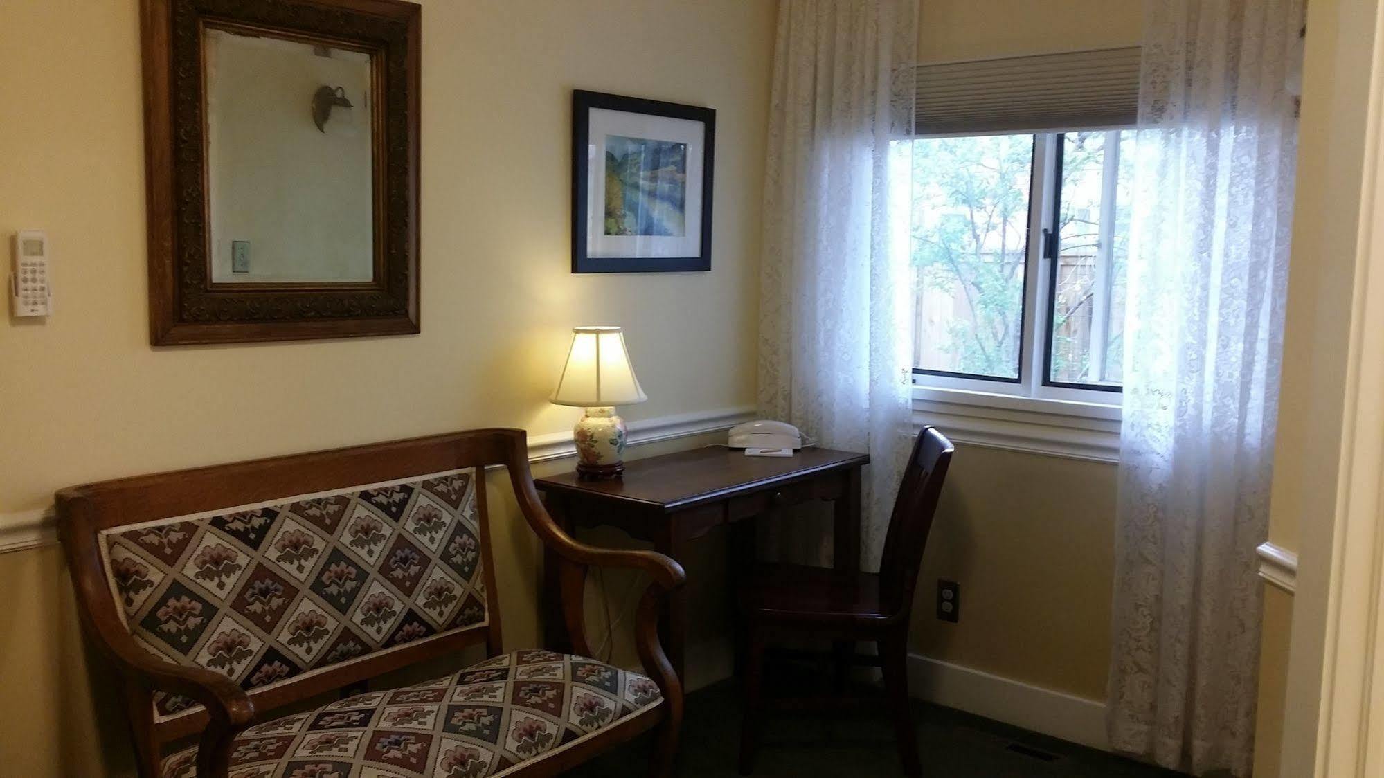 Briar Rose Bed & Breakfast โบลเดอร์ ภายนอก รูปภาพ