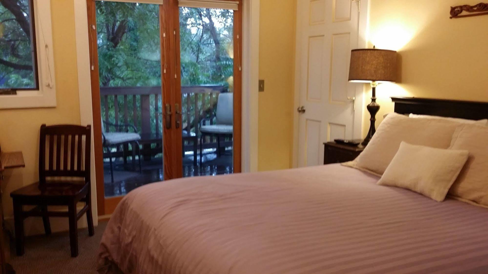 Briar Rose Bed & Breakfast โบลเดอร์ ภายนอก รูปภาพ